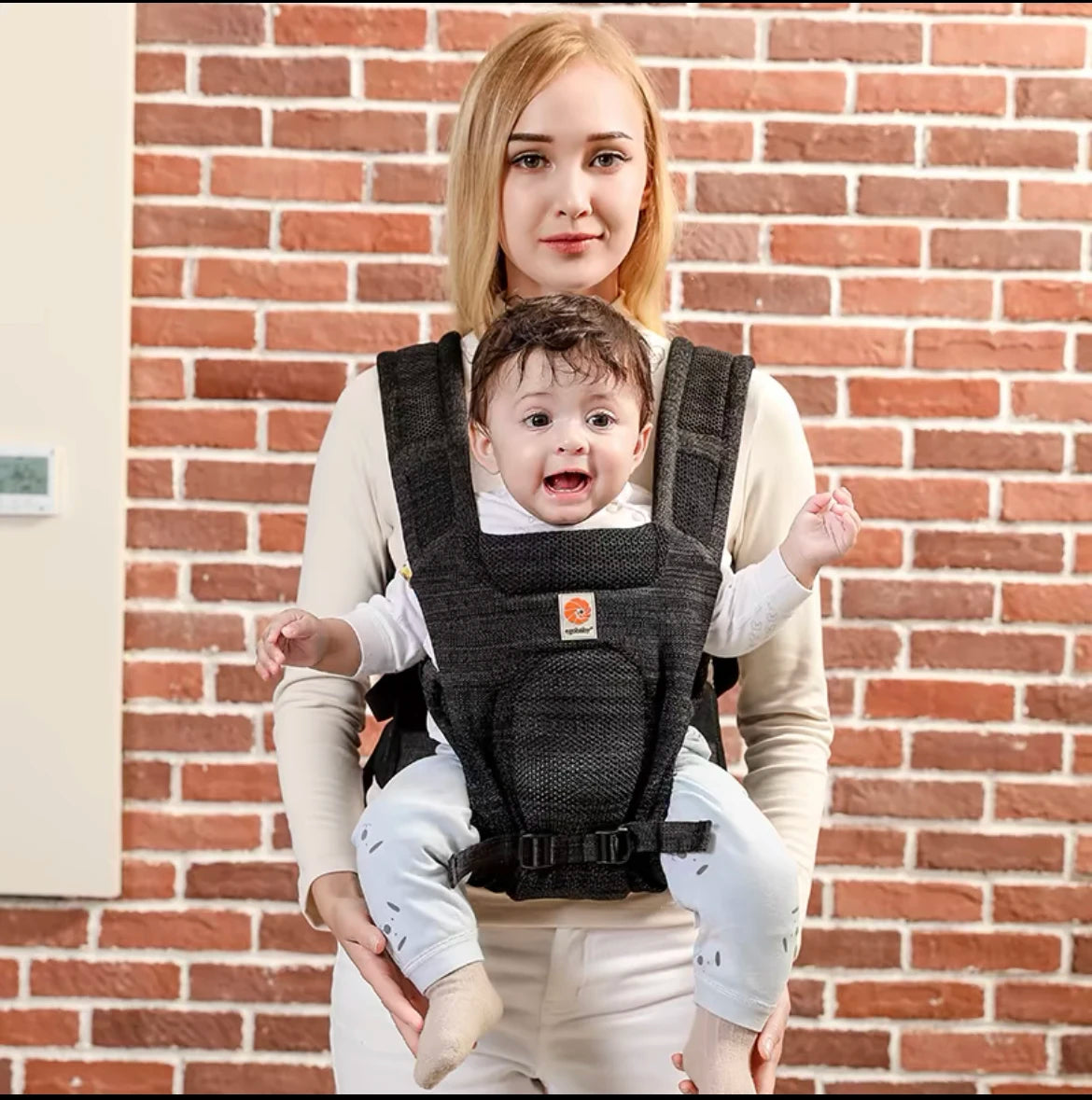 Mom with baby in baby carrier 4 In 1 ergonomic kangaroo design (6)