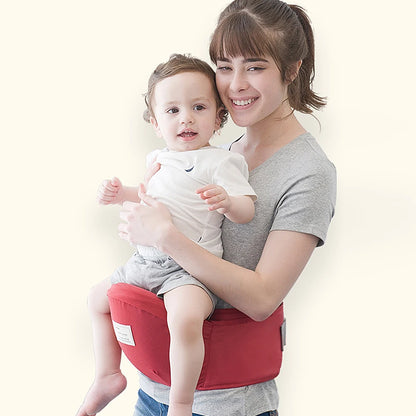 Mom carry her son in Baby Hip Seat Carrier (2)